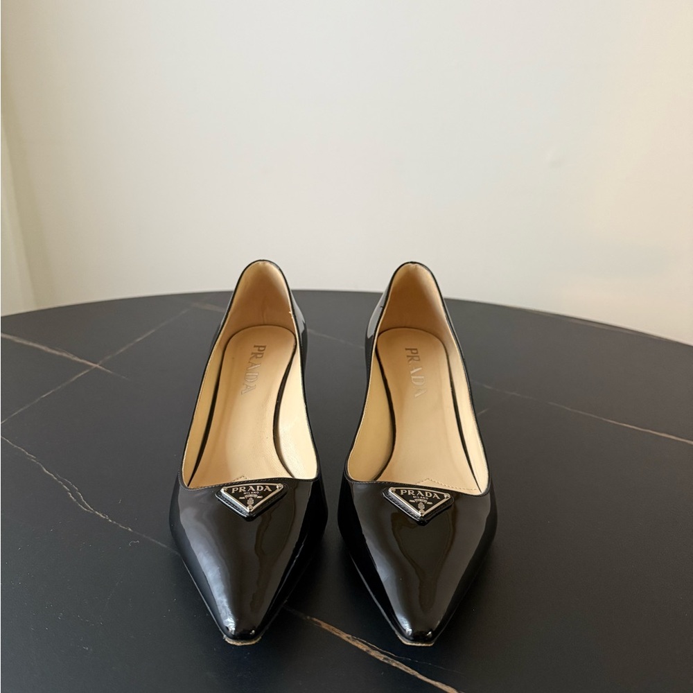Prada Black Patent Leather Heels 38.5 - image 1